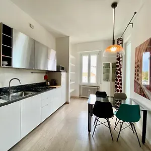 Piazzale Susa Bright Flat Con Veranda Appartamento Milano